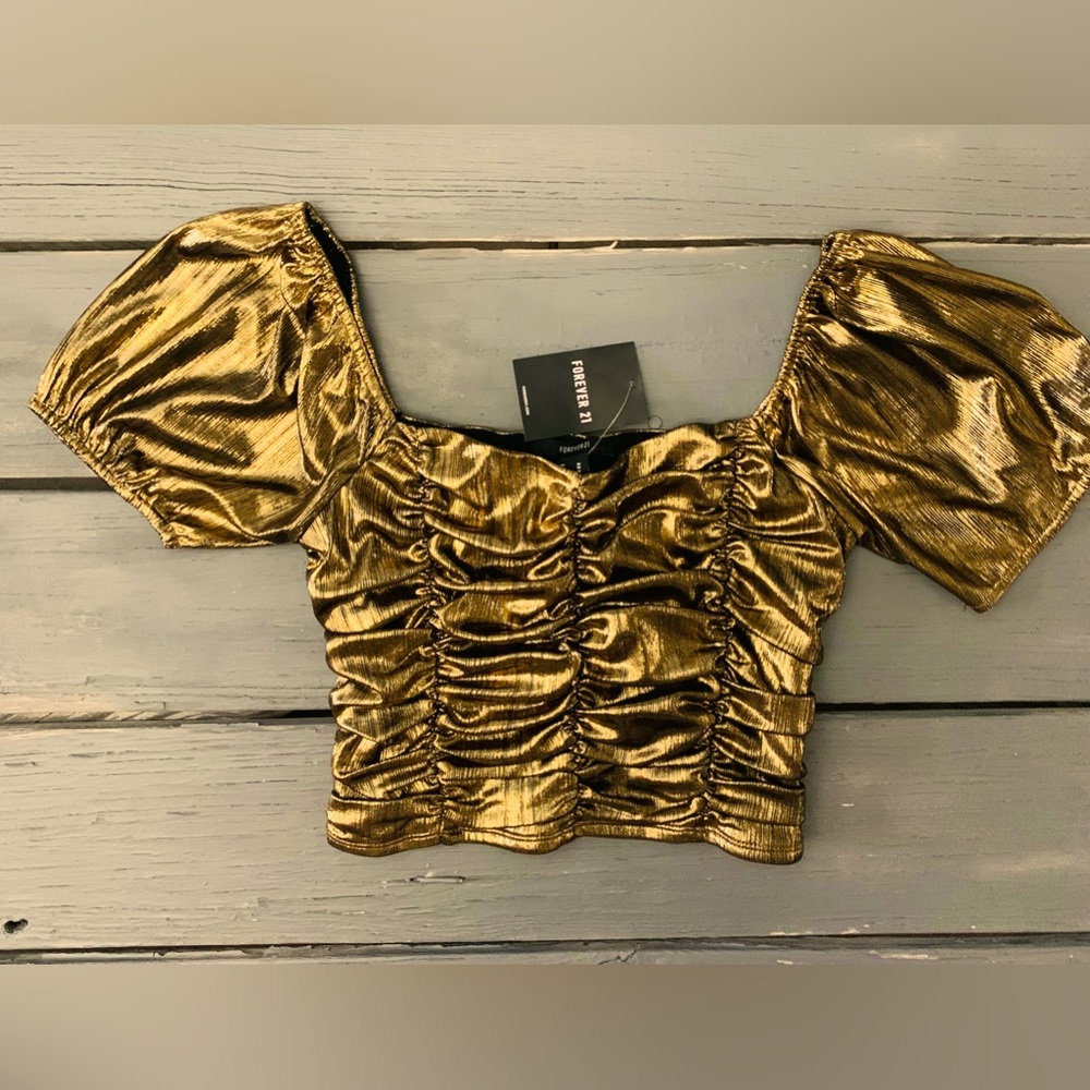 ⭐️Forever‎ 21-Black Gold Crop Top Metallic-NWT!!